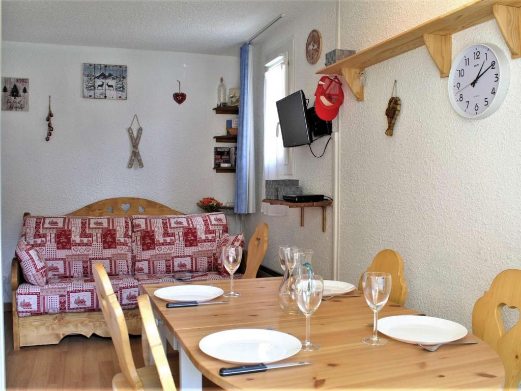 Appartement Risoul, 1 pièce, 4 personnes - FR-1-330-496 APPARTEMENT N° 11 AIRELLES B, 05600 Risoul