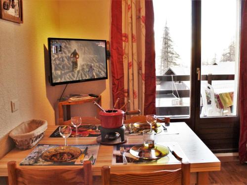 Appartement Risoul, 1 pièce, 4 personnes - FR-1-330-509