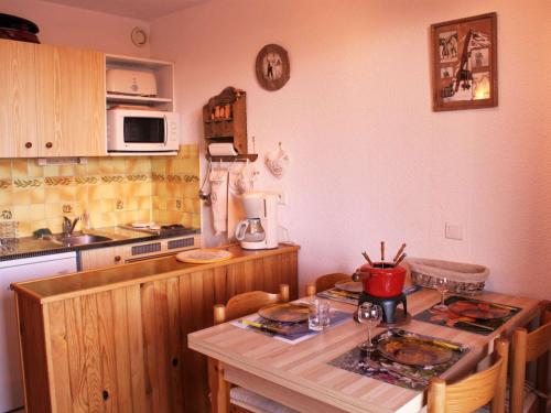 Appartement Risoul, 1 pièce, 4 personnes - FR-1-330-509