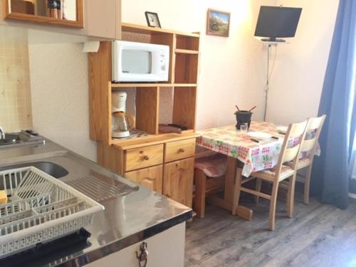 Appartement Risoul, 1 pièce, 4 personnes - FR-1-330-512