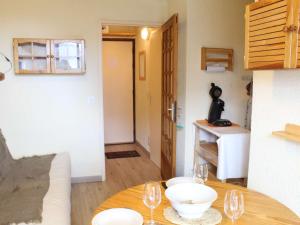 Appartement Risoul, 1 pièce, 4 personnes - FR-1-330-518