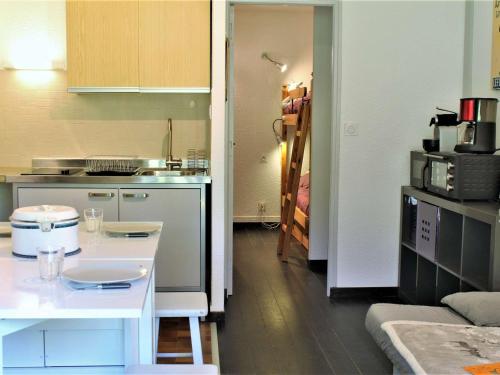 Appartement Risoul, 1 pièce, 4 personnes - FR-1-330-527