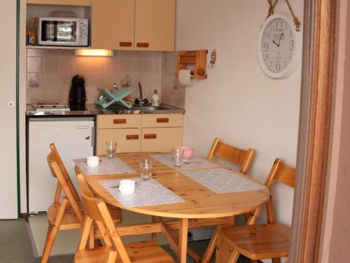 Appartement Risoul, 1 pièce, 4 personnes - FR-1-330-542