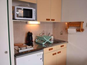 Appartement Appartement Risoul, 1 pièce, 4 personnes - FR-1-330-542 APPARTEMENT N°25 CENTRE DE STATION 05600 Risoul Provence-Alpes-Côte d\'Azur