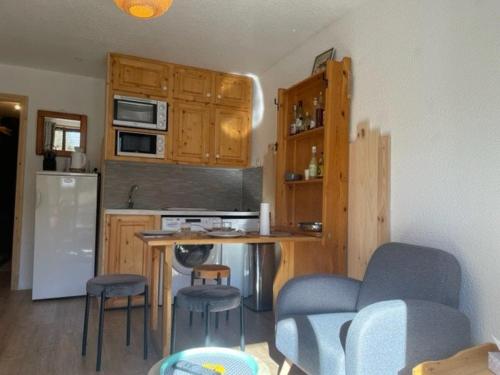Appartement Risoul, 1 pièce, 4 personnes - FR-1-330-559