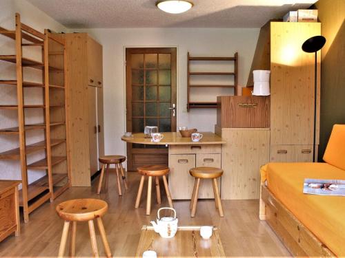 Appartement Risoul, 1 pièce, 4 personnes - FR-1-330-58