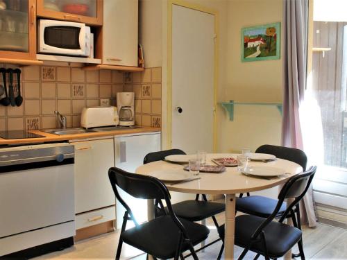 Appartement Risoul, 1 pièce, 4 personnes - FR-1-330-86