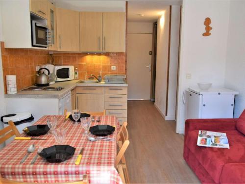 Appartement Risoul, 1 pièce, 4 personnes - FR-1-330-92