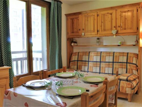 Appartement Risoul, 1 pièce, 5 personnes - FR-1-330-531