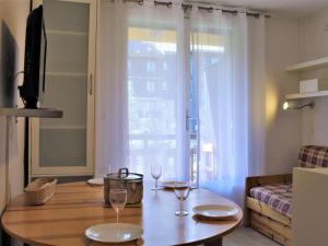 Appartement Risoul, 1 pièce, 5 personnes - FR-1-330-557