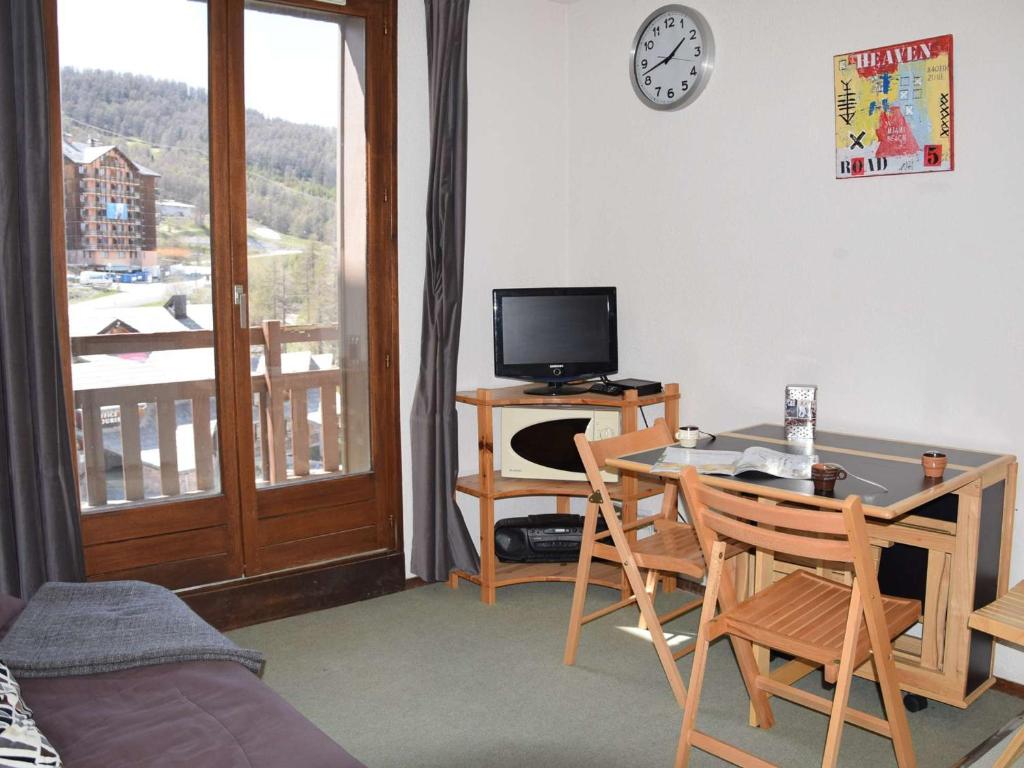 Appartement Risoul, 2 pièces, 4 personnes - FR-1-330-220 Soldanelles -  -, 05600 Risoul