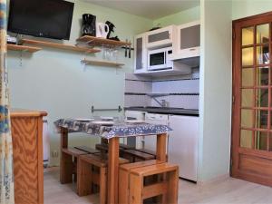 Appartement Risoul, 2 pièces, 4 personnes - FR-1-330-39