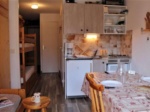 Appartement Risoul, 2 pièces, 4 personnes - FR-1-330-556