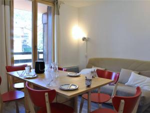 Appartement Appartement Risoul, 4 pièces, 6 personnes - FR-1-330-255 Edelweiss B - Appartement NÂ° 35 - 05600 Risoul Provence-Alpes-Côte d\'Azur