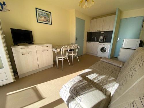 Appartement Royan, 2 pièces, 4 personnes - FR-1-494-148