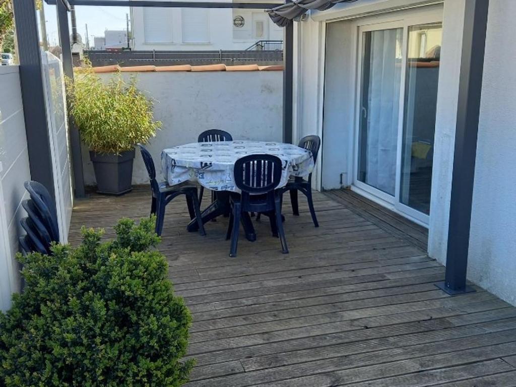 Appartement Appartement Royan, 3 pièces, 5 personnes - FR-1-494-10 Boulevard de la Perche 17200 Royan