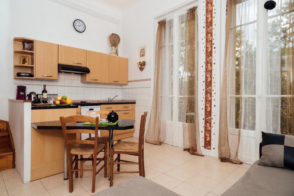 Appartement rue d'Italie 3 eme etage porte gauche 6 Rue d'Italie, 06000 Nice