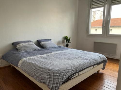 appartement rue lothaire proche muse, gare, salle de concert, piscine