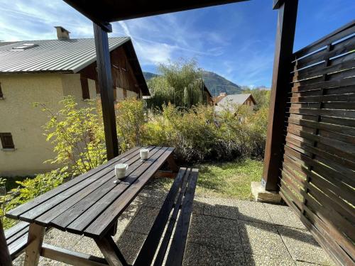 Appartement Saint-Chaffrey , 1 pièce, 2 personnes - FR-1-330E-127