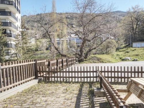 Appartement Saint-Chaffrey , 1 pièce, 2 personnes - FR-1-330E-66
