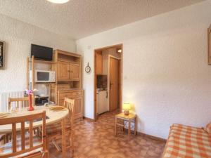 Appartement Saint-Chaffrey , 1 pièce, 2 personnes - FR-1-330E-66