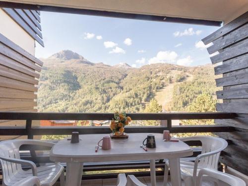 Appartement Saint-Chaffrey , 1 pièce, 4 personnes - FR-1-330E-11