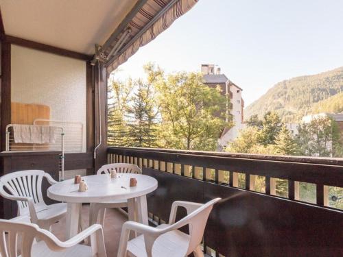 Appartement Saint-Chaffrey , 1 pièce, 4 personnes - FR-1-330E-3