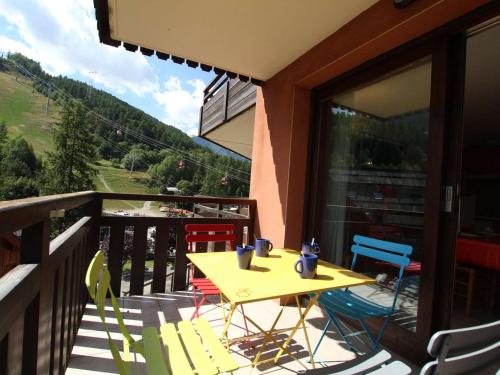 Appartement Saint-Chaffrey , 1 pièce, 4 personnes - FR-1-330E-52