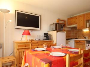 Appartement Appartement Saint-Chaffrey , 1 pièce, 4 personnes - FR-1-330E-52 Route Neuve -  - 05330 Saint-Chaffrey Provence-Alpes-Côte d\'Azur