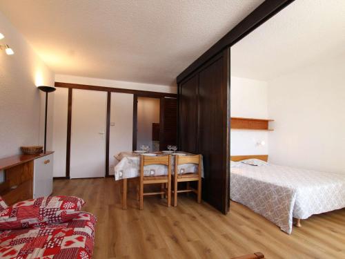 Appartement Saint-Chaffrey , 1 pièce, 4 personnes - FR-1-330E-55