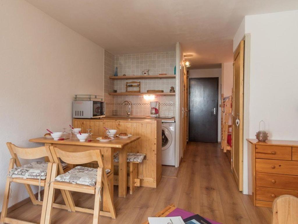 Appartement Appartement Saint-Chaffrey , 1 pièce, 4 personnes - FR-1-330E-61 Route Des Queyrets -  - 05330 Saint-Chaffrey