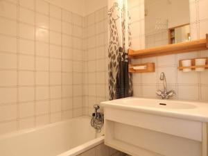 Appartement Saint-Chaffrey , 1 pièce, 4 personnes - FR-1-330E-82
