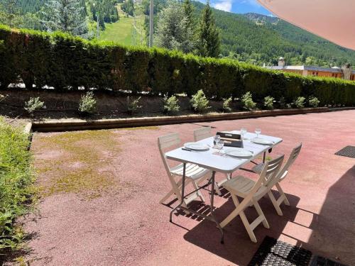 Appartement Saint-Chaffrey , 2 pièces, 6 personnes - FR-1-330E-104