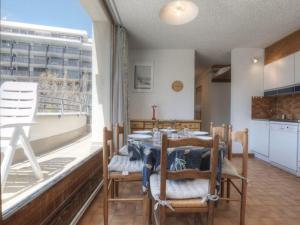 Appartement Saint-Chaffrey , 2 pièces, 6 personnes - FR-1-330E-28