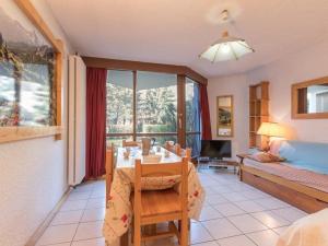 Appartement Saint-Chaffrey , 2 pièces, 6 personnes - FR-1-330E-36