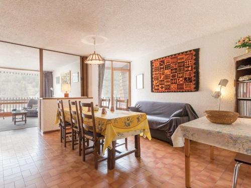Appartement Saint-Chaffrey , 3 pièces, 10 personnes - FR-1-330E-15