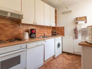 Appartement Saint-Chaffrey , 3 pièces, 10 personnes - FR-1-330E-15