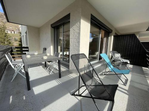 Appartement Saint-Chaffrey , 3 pièces, 6 personnes - FR-1-330E-9