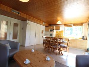 Appartement Saint-Chaffrey , 4 pièces, 7 personnes - FR-1-330E-23