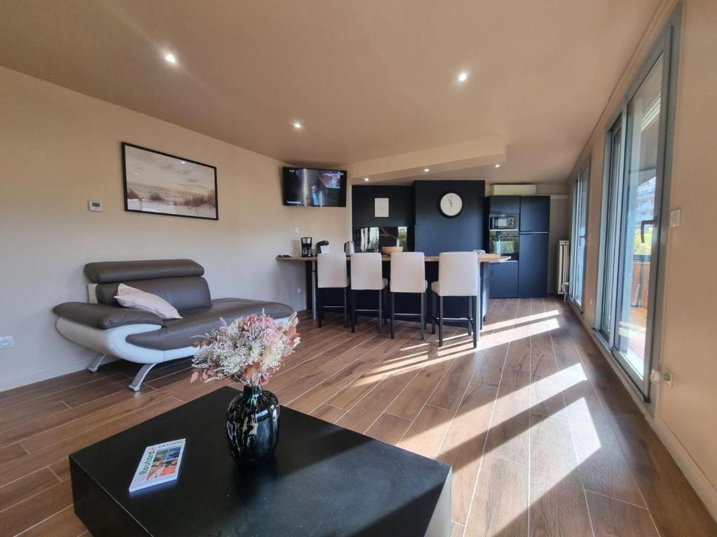 Appartement Saint-Chamond, 3 pièces, 4 personnes - FR-1-496-272 11 bis avenue de la libération, 42400 Saint-Chamond