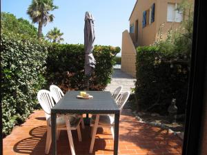 Appartement Appartement Saint-Cyprien, 2 pièces, 4 personnes - FR-1-106-31 Résidence TROPIQUES Appt. N°1 BAT A AVENUE ARMAND LANOUX 66750 Saint-Cyprien Languedoc-Roussillon