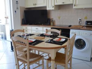 Appartement Saint-Cyprien, 2 pièces, 4 personnes - FR-1-225D-116