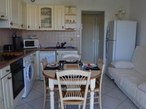 Appartement Appartement Saint-Cyprien, 2 pièces, 4 personnes - FR-1-225D-116 1ER ETAGE APPARTEMENT N°105 9, Avenue Armand Lanoux 66750 Saint-Cyprien Languedoc-Roussillon