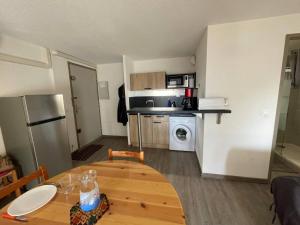 Appartement Saint-Cyprien, 2 pièces, 4 personnes - FR-1-225D-157