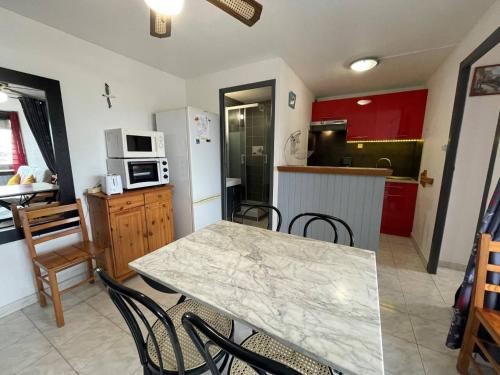 Appartement Saint-Cyprien, 2 pièces, 4 personnes - FR-1-225D-172