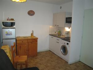 Appartement Saint-Cyprien, 2 pièces, 5 personnes - FR-1-106-66