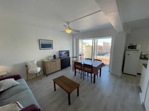 Appartement Saint-Cyprien, 2 pièces, 6 personnes - FR-1-106-69