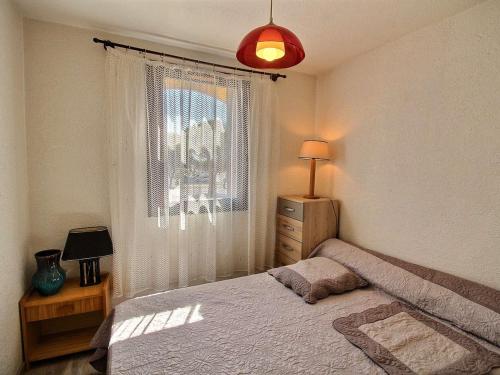 Appartement Saint-Cyprien, 2 pièces, 6 personnes - FR-1-225D-176