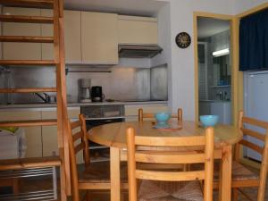 Appartement Appartement Saint-Cyprien, 2 pièces, 6 personnes - FR-1-225D-42 RUE MADAME DE SEVIGNE BATIMENT 11 1ER ETAGE APPARTEMENT N°5 66750 Saint-Cyprien Plage Languedoc-Roussillon