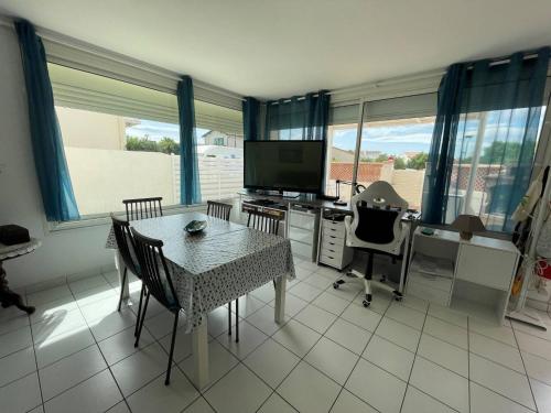 Appartement Saint-Cyprien, 3 pièces, 5 personnes - FR-1-225D-146